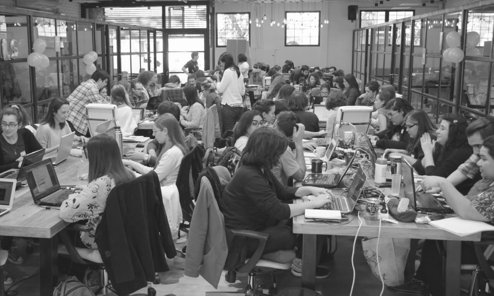 Interfejs systemu vojimou do planowania finansowego z wykorzystaniem AI